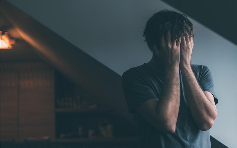 Viele Menschen mit Depressionen bleiben ohne Hilfe.GB-Foto: stock-adobe.com