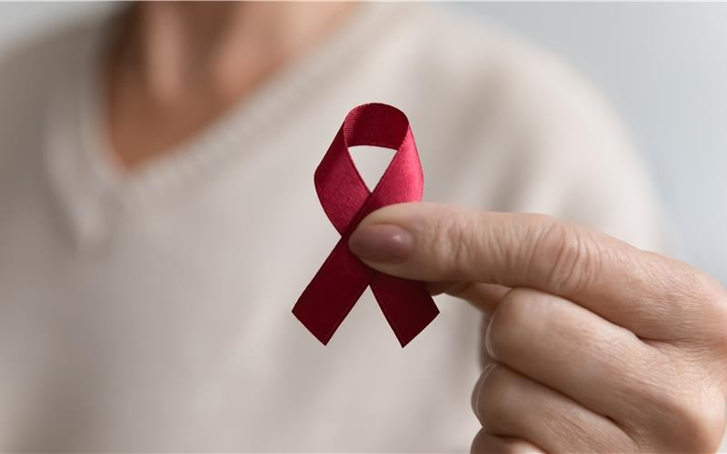 Viele erkrankte Menschen schränkt HIV dank der modernen Medizin im Alltag kaum ein. GB-Foto: fizkes stock.adobe.com