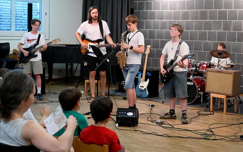 Vielfalt und Spielfreude wurden bei der Band Night in der Musikschule Herrenberg präsentiert.GB-Foto: Holom