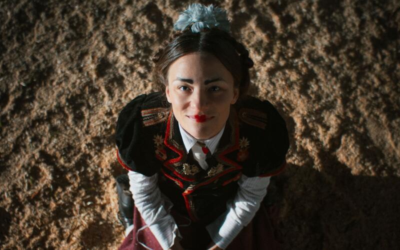 „Vier minus drei“: Eine Frau, die ihre Familie verliert, gibt sich nicht der Trauer hin. GB-Foto: Alamode Film/Polyfilm/Nikolett Kustos