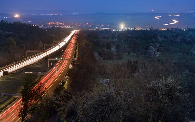 Vom Schönbuchtunnel aus führt die A 81 in einem Bogen in Richtung Gültstein GB-Foto: Vecsey