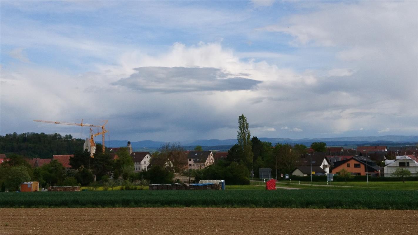 Von Kuppingen in Richtung Affstätt und Herrenberg blickte Martin Allgeier und ih...