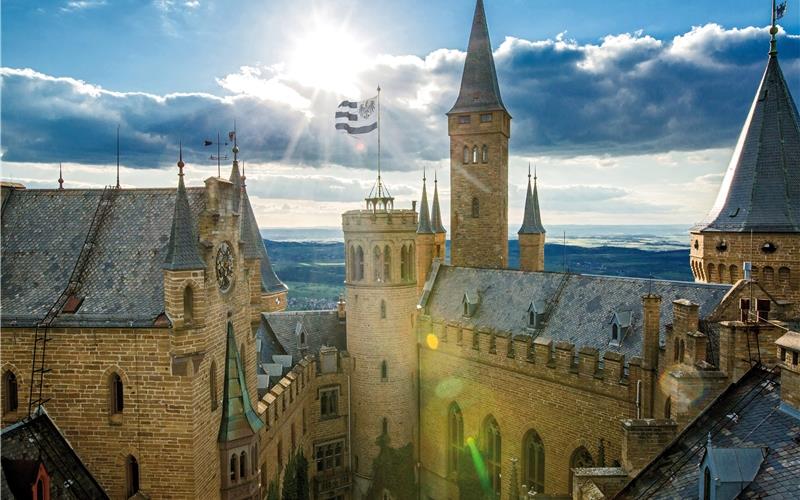 „Gäubote“-Familien-Tour: Geschichten mit majestätischer Aussicht Von der Burg aus bietet sich ein Rundblick über die gesamte Region. GB-Foto: Roland Beck/Burg Hohenzollern