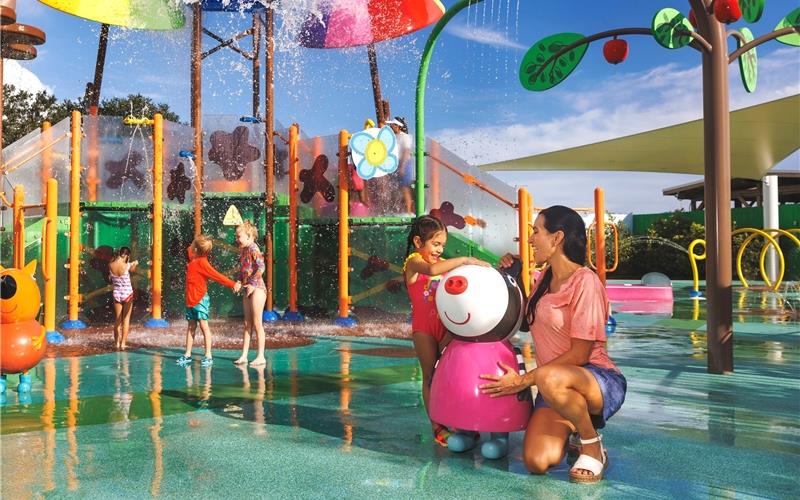 „Gäubote“-Familien-Tour: Im Peppa Pig Park ist die Freude groß Vor allem Kinder kommen bei den Wasserspielen auf ihre Kosten.GB-Foto: Peppa Pig Park Günzburg