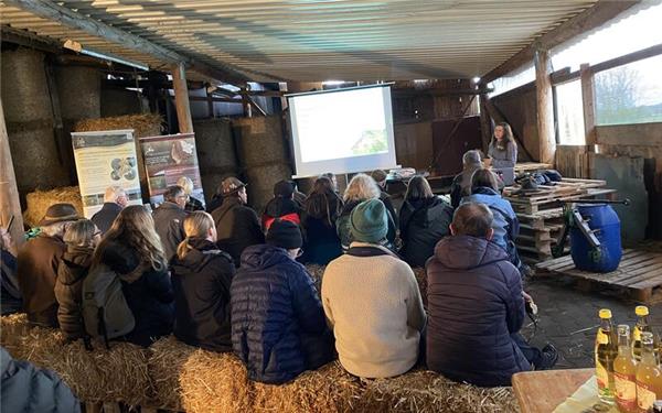 Vor der Kartierung gab es eine Einführung. GB-Foto: Landkreis Böblingen