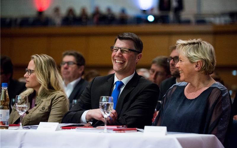 WFV-Präsident Matthias Schöck (hier noch beim Verbandstag 2018 mit der ehemaligen Kultusministerin Susanne Eisenmann, rechts) ist das Lachen inzwischen vergangen, wenn das Thema Strukturreform zur Sprache kommt GB-Foto (Archiv): WFV