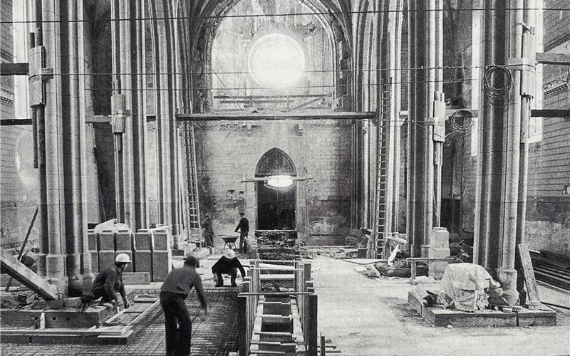 Während der Sanierungsarbeiten in und an der Stiftskirche, die von 1974 bis 1982 dauerten, wurde auch der Untergrund untersucht – allerdings nicht von Fachleuten und auch nicht unter Aufsicht des Landesdenkmalamts. GB-Foto: Stadtarchiv Herrenberg