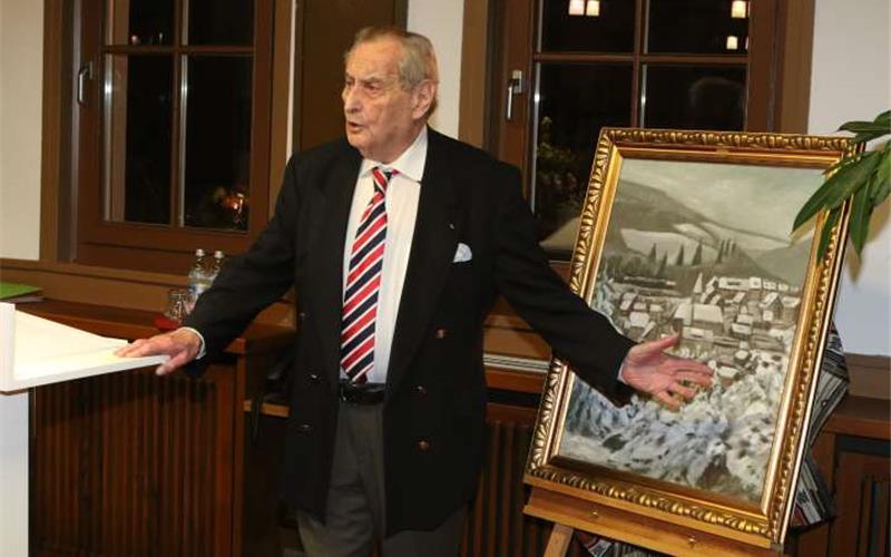 Walter Schultheiß bei der Verleihung der Ehrenbürgerwürde in seinem Heimatort WildbergGB-Foto (Archiv): Bäuerle