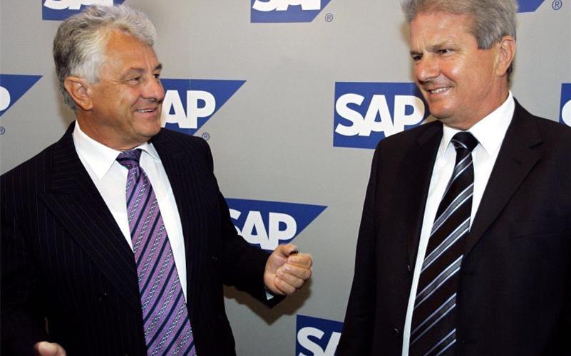 Waren vor einem halben Jahrhundert bei der SAP-Gründung dabei: Hasso Plattner (l) und Dietmar Hopp. Foto: Ronald Wittek/dpa