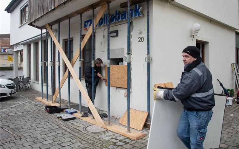 Explosion in Hailfingen: Unbekannte jagen Geldautomaten in die Luft