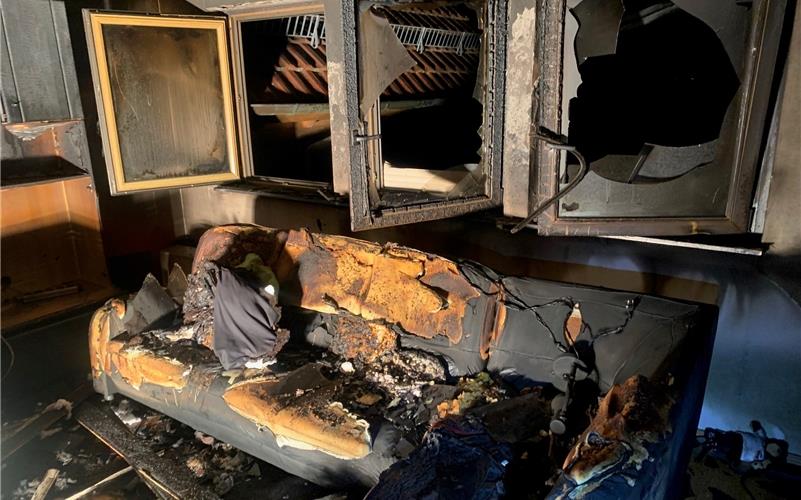 Brand in Öschelbronn fordert einen leicht Verletzten und 100 000 Euro Sachschaden