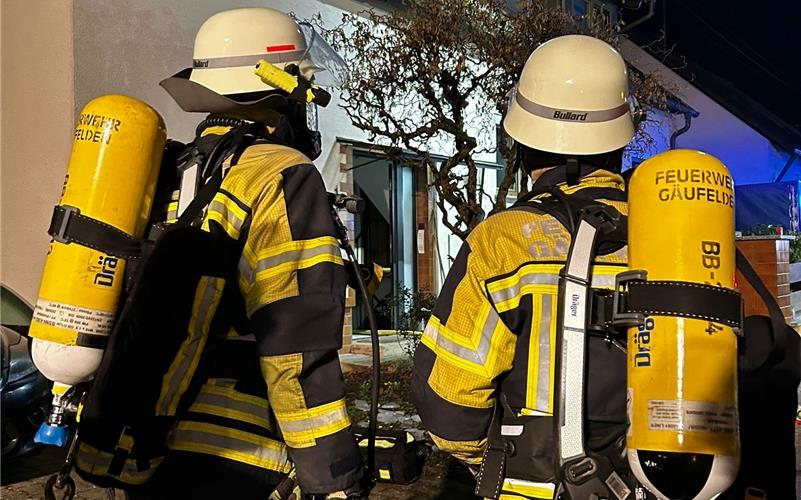 Brand in Öschelbronn fordert einen leicht Verletzten und 100 000 Euro Sachschaden