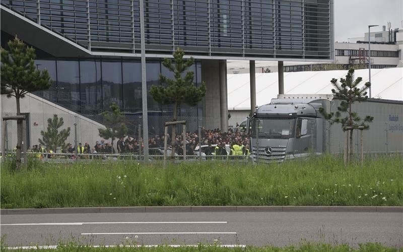 Zwei Tote nach Schießerei am Morgen im Sindelfinger Daimler-Werk