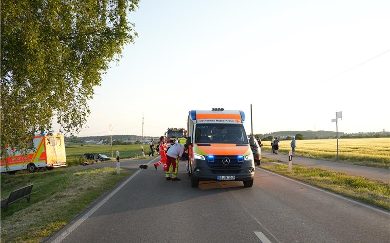 Zwischen Sindlingen und Jettingen: Fünf verletzte Personen nach schwerem Unfall