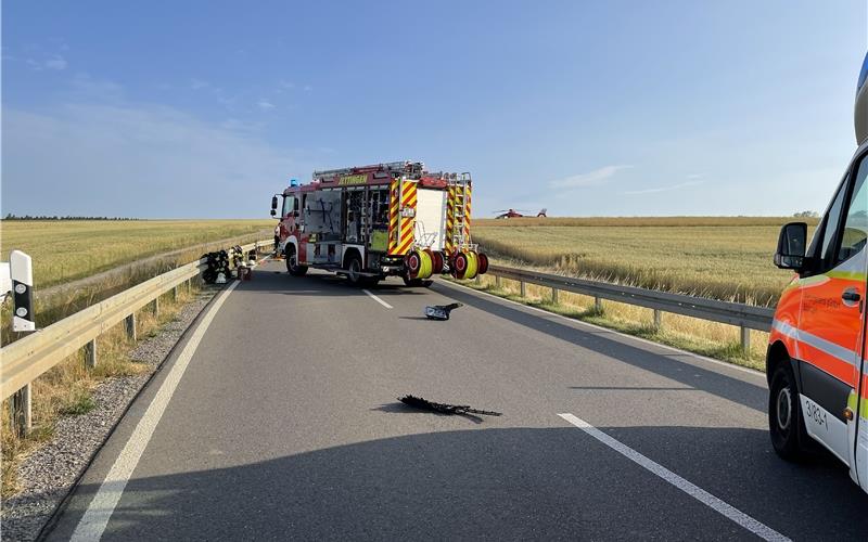 Drei Menschen verletzt: Rettungshubschrauber nach Unfall zwischen Oberjettingen und Sulz im Einsatz