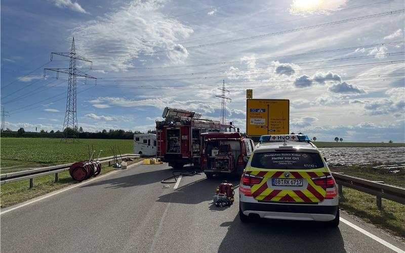 Mercedes kracht in Wohnmobil: Drei Menschen bei Unfall nahe Bondorf verletzt