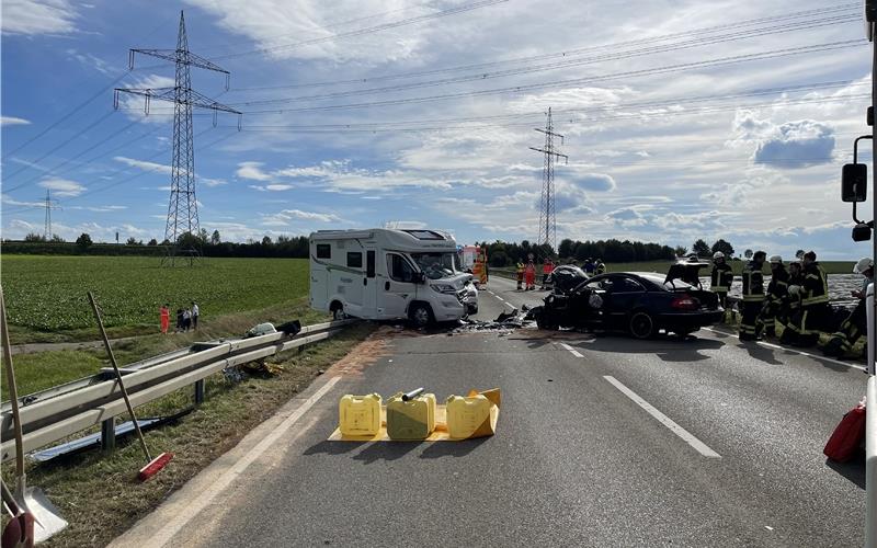 Mercedes kracht in Wohnmobil: Drei Menschen bei Unfall nahe Bondorf verletzt