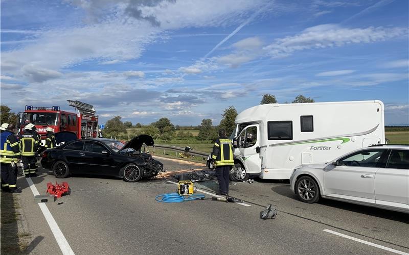 Mercedes kracht in Wohnmobil: Drei Menschen bei Unfall nahe Bondorf verletzt