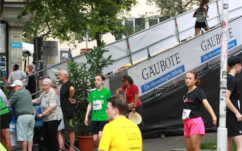 9. Altstadtlauf mit fast 100 Teams in Herrenbergs Gassen