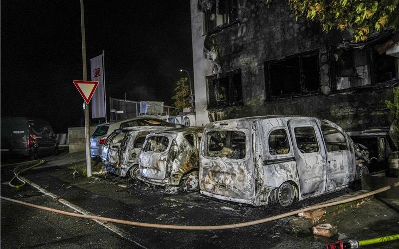 Großbrand in Schönaich: Zwei Menschen müssen ins Krankenhaus