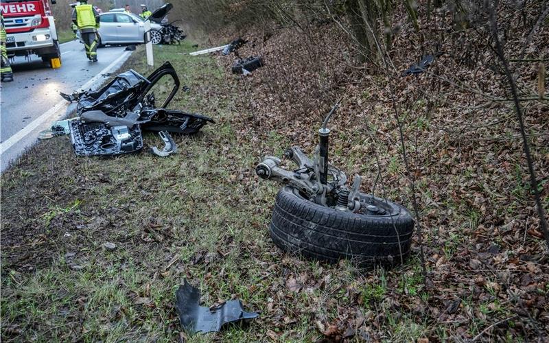 Drei schwer Verletzte nach Unfall mit Maserati auf K1051 bei Schönaich
