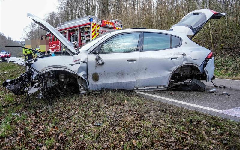 Drei schwer Verletzte nach Unfall mit Maserati auf K1051 bei Schönaich