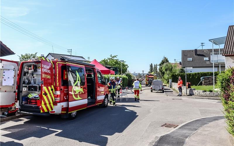 Zwei Verletzte nach Kellerbrand in Gültstein – Nächtlicher Kamin-Einsatz in Oberjesingen