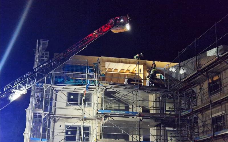 Brand in Dachstuhl ruft Herrenberger Feuerwehr auf den Plan