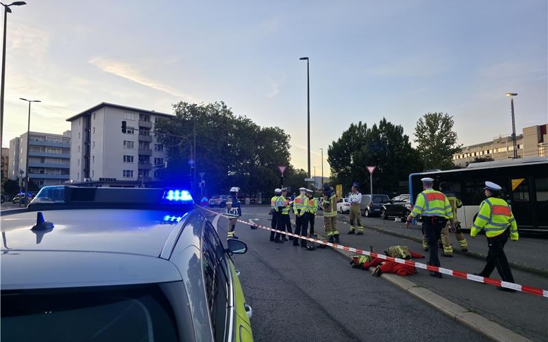 Massenkarambolage durch Bus in Sindelfingen nach gesundheitlichem Notfall