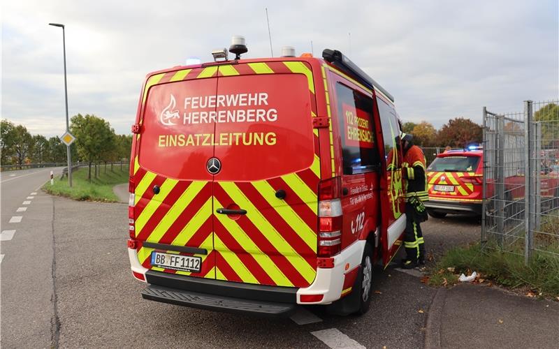 In Gültstein brennt Abfall auf Mülllaster: Fahrer reagiert sofort
