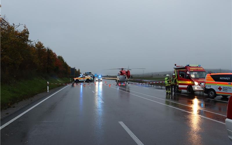 66-Jähriger wird bei Autounfall auf der B 28 bei Bondorf getötet