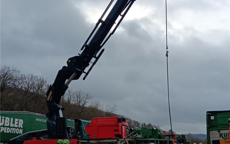 Verladen des Riesentrafos für Jettingen hat begonnen