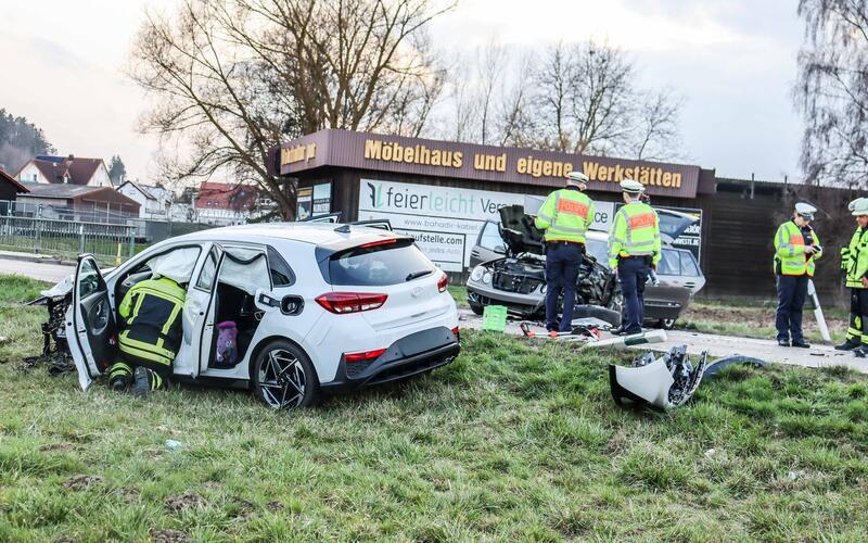 Siebenjährige bei Frontalzusammenstoß auf der B14 bei Nufringen schwer verletzt