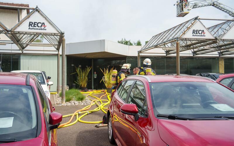 In Sindelfingen: Millionenschaden nach Brand in Autohaus