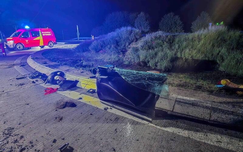 Zwei Schwerverletzte nach nächtlichem Unfall bei Jettingen