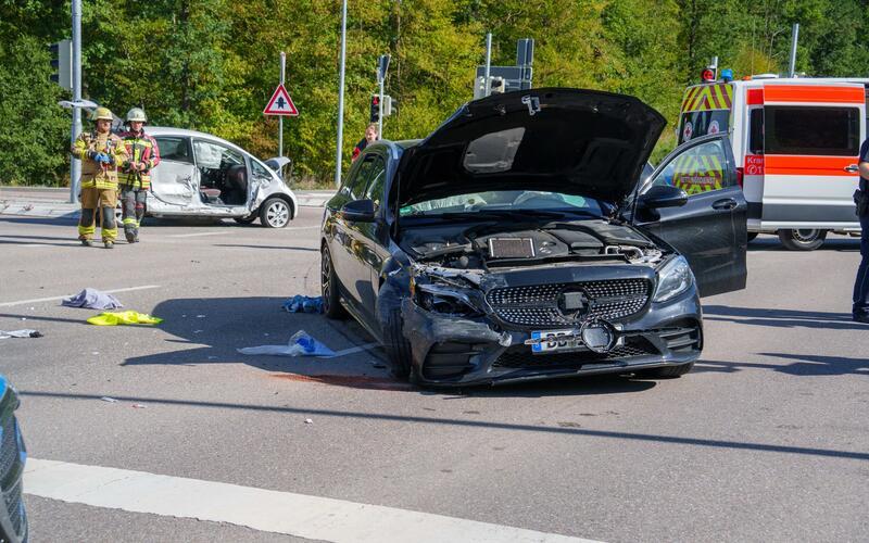 Mehrere Verletzte nach Pkw-Zusammenstoß in Böblingen
