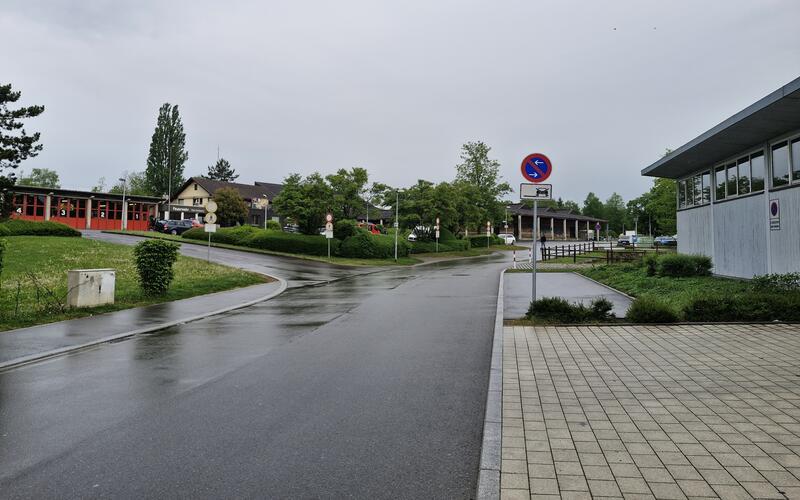 Wegen der Fahrzeugenhallensanierung gibt es Einschränkungen in der Stadthallenstraße für Verkehrsteilnehmer. GB-Foto: gb