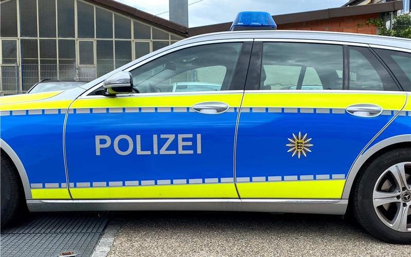 67-Jährige fährt mit ihrem Pkw Treppen hinunter Wegen einer Fahrt mit ungewöhnlichem Verlauf musste die Polizei am Donnerstag in Gärtringen eingreifen. GB-Foto (Symbolbild): SDMG/Dettenmeyer