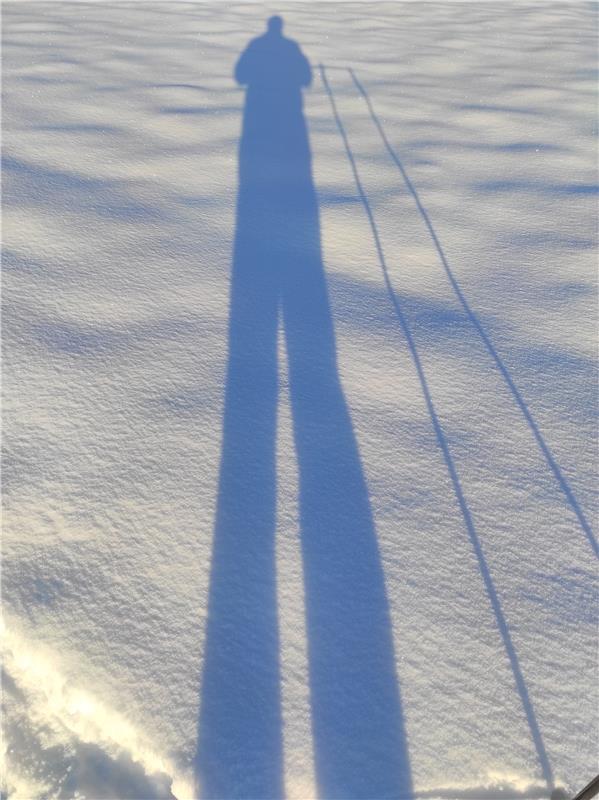 Wenn Zwerge in der Sonne stehen. werfen sie auch einen langen Schatten.Otto Nott...