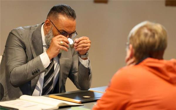 Werte von Gegenständen werden geschätzt. GB-Foto: Aaron Gärtner