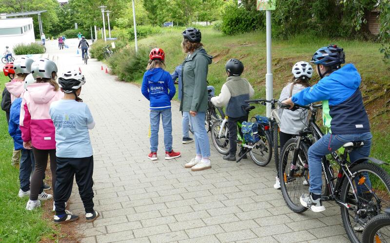 Wie verhält man sich auf dem Rad? Ein Aktionstag vermittelte es. GB-Foto: Stadler