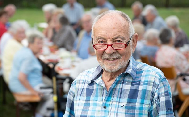 Willi Jürgen Heuer leitet seit vielen Jahren die „Spätlese“ für Seniorinnen und Senioren. GB-Foto: Vecsey