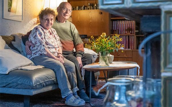 „Wir achten aufeinander“, sagt Dieter Hübner über seine sechs Jahrzehnte währende Ehe mit Ruth. GB-Foto: Vecsey