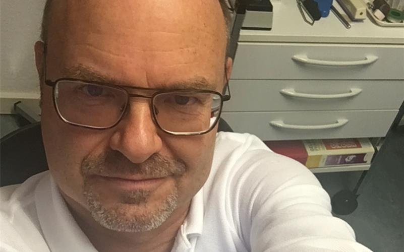 Wolfgang Stolz: „Allrounder und Familiendoktor vom Kleinkind bis zur Großmutter und zum Großvater.“ GB-Foto: gb