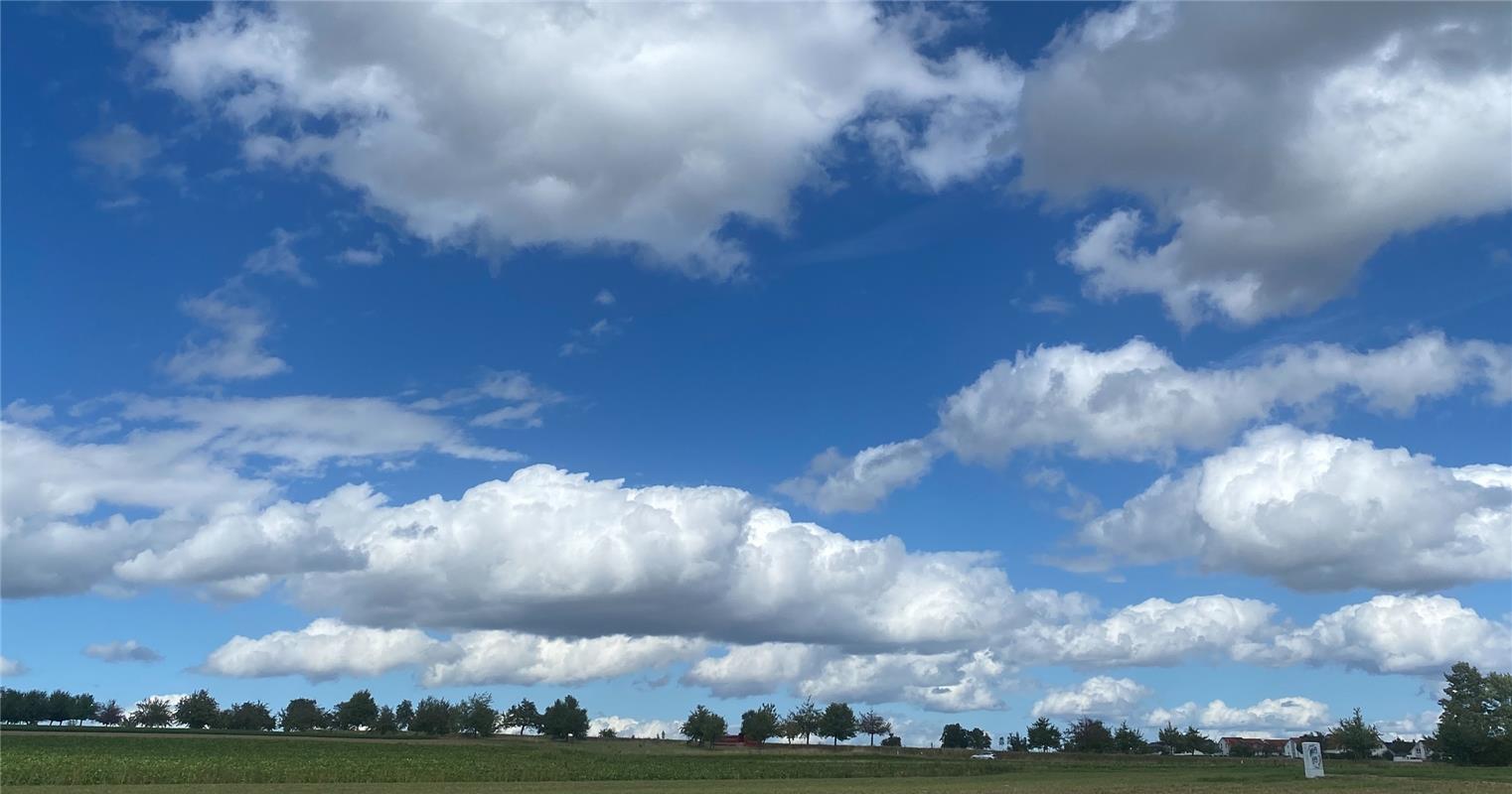Wolkenspiel.  Von Rainer Bruckner  aus Herrenberg-Kuppingen.