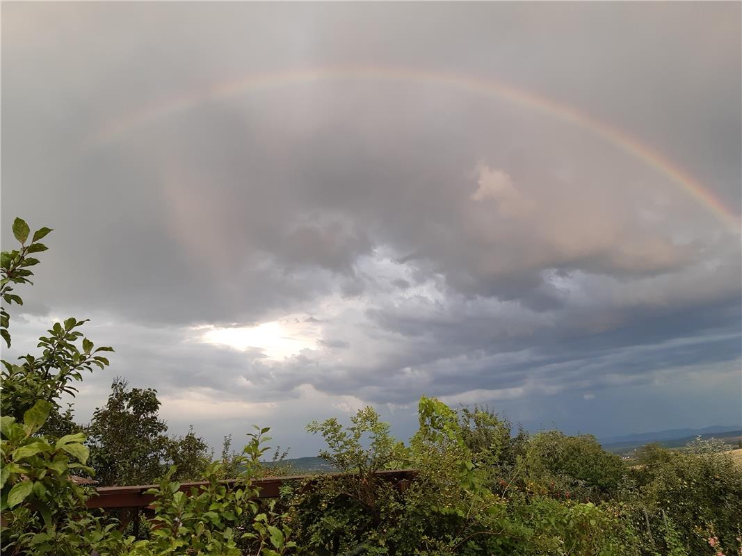 "Wunderschöner Regenbogen der uns immer wieder an Gottes Versprechen erinnert", ...