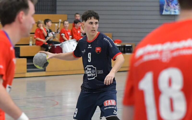 Yanick Broß macht zurzeit seine ersten Schritte in der ersten Mannschaft der SG H2Ku Herrenberg. GB-Foto: Gebhardt