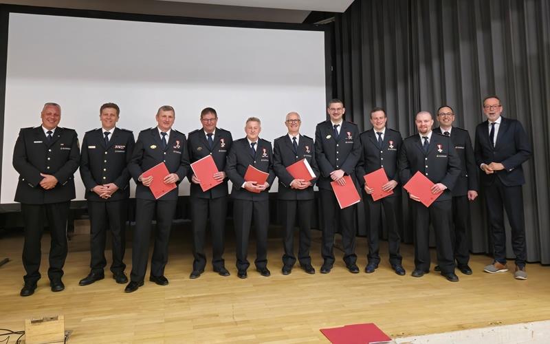 Zahlreiche Ehrungen wurden bei der Feuerwehr Wildberg vorgenommen. GB-Foto: gb