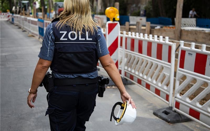 Zollbeamte durchsuchten mehrere BaustellenGB-Foto (Archiv): gb