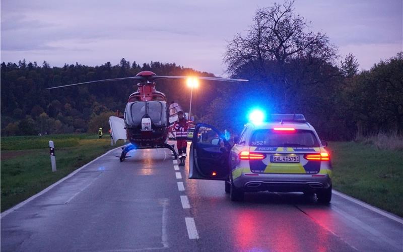 Eine lebensgefährlich und eine schwer verletzte Person nach Unfall auf der B14